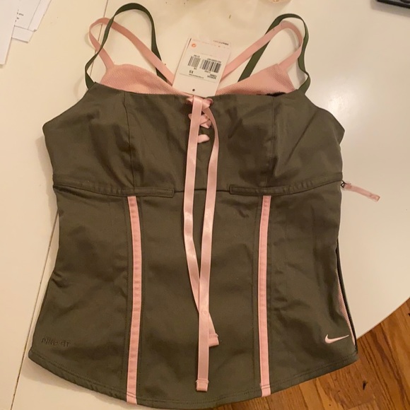 NIKE FIT crop top super cute with pink laces and cute details BRAND NEW with tag - Picture 1 of 4